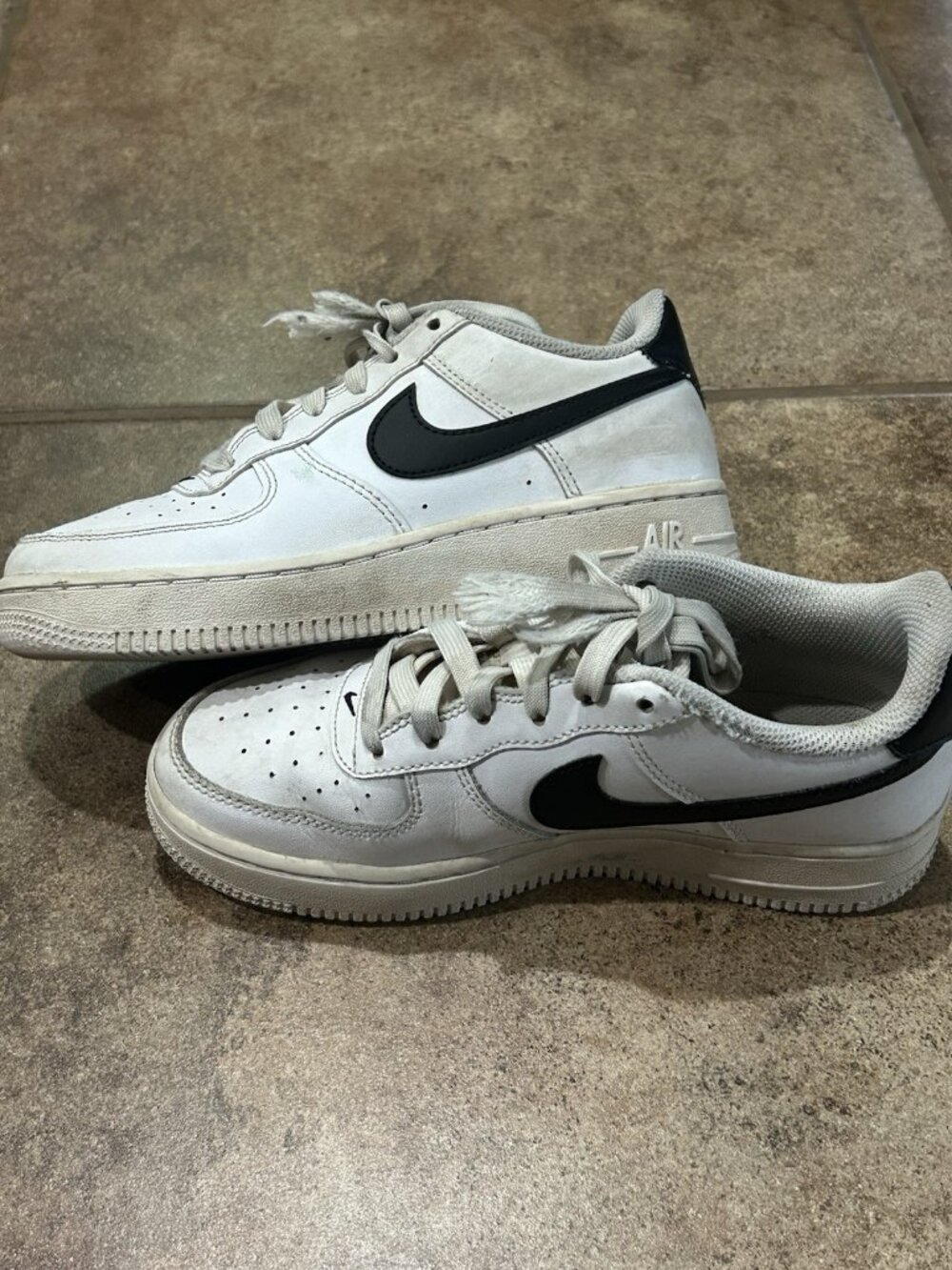 Nike Air Force 1 Low White Black (2024) (GS) FV5948-101 Size 3Y